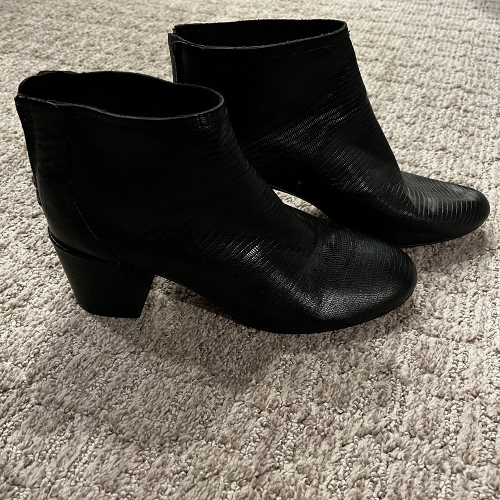 CECELIA NEW YORK Textured Black Ankle Booties sz 7.5